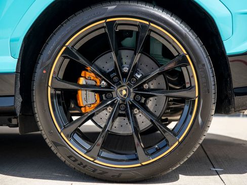 Used 2024 Lamborghini Urus S AWD/4WD image 11