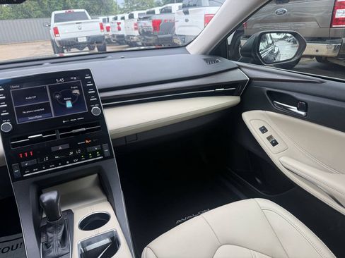 Used 2021 Toyota Avalon XLE FWD image 20