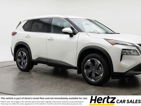 Used 2025 Nissan Rogue SV image 1