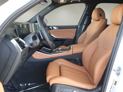 Used 2026 BMW X5 xDrive50e w/ Executive Package image 11