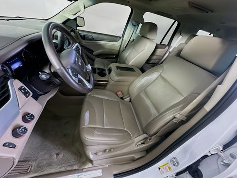 Used 2016 GMC Yukon SLT w/ Open Road Package AWD/4WD image 13