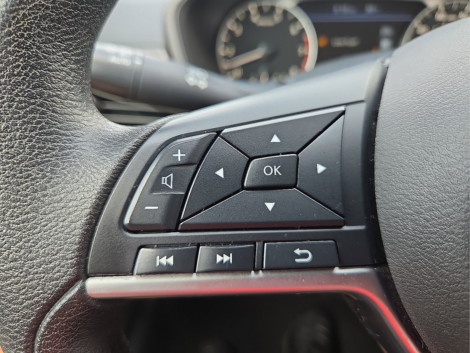 Used 2025 Nissan Altima 2.5 SV FWD image 18