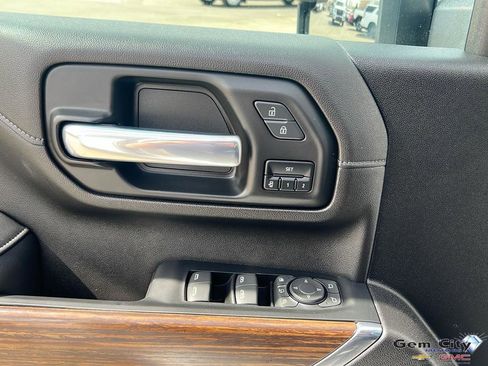 Used 2023 Chevrolet Silverado 3500 High Country image 30