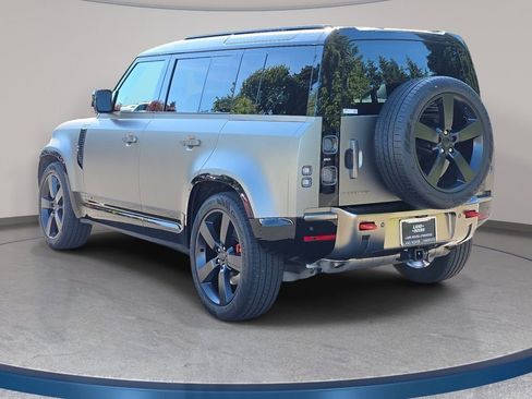 Used 2025 Land Rover Defender 110 X AWD/4WD image 7