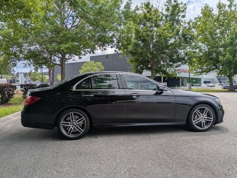 Used 2018 Mercedes-Benz E 400 4MATIC Sedan image 4