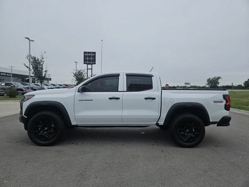 Used 2026 Chevrolet Colorado Trail Boss w/ LPO, Tailgate Decal Package AWD/4WD image 4