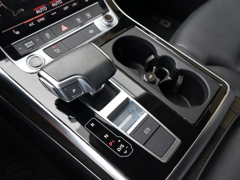 Used 2022 Audi Q7 3.0T Premium w/ Convenience Package AWD/4WD image 29