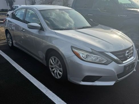 Used 2017 Nissan Altima 2.5 S w/ Power Driver Seat Package image 5