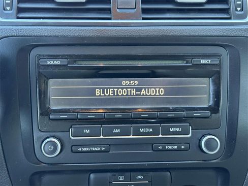 Used 2013 Volkswagen Jetta SE image 3