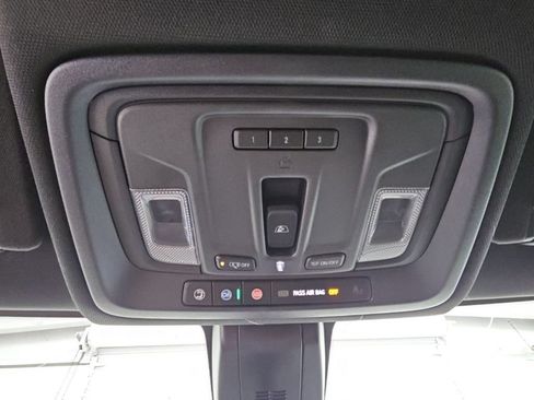 Used 2021 GMC Sierra 1500 AT4 w/ AT4 Premium Package AWD/4WD image 23