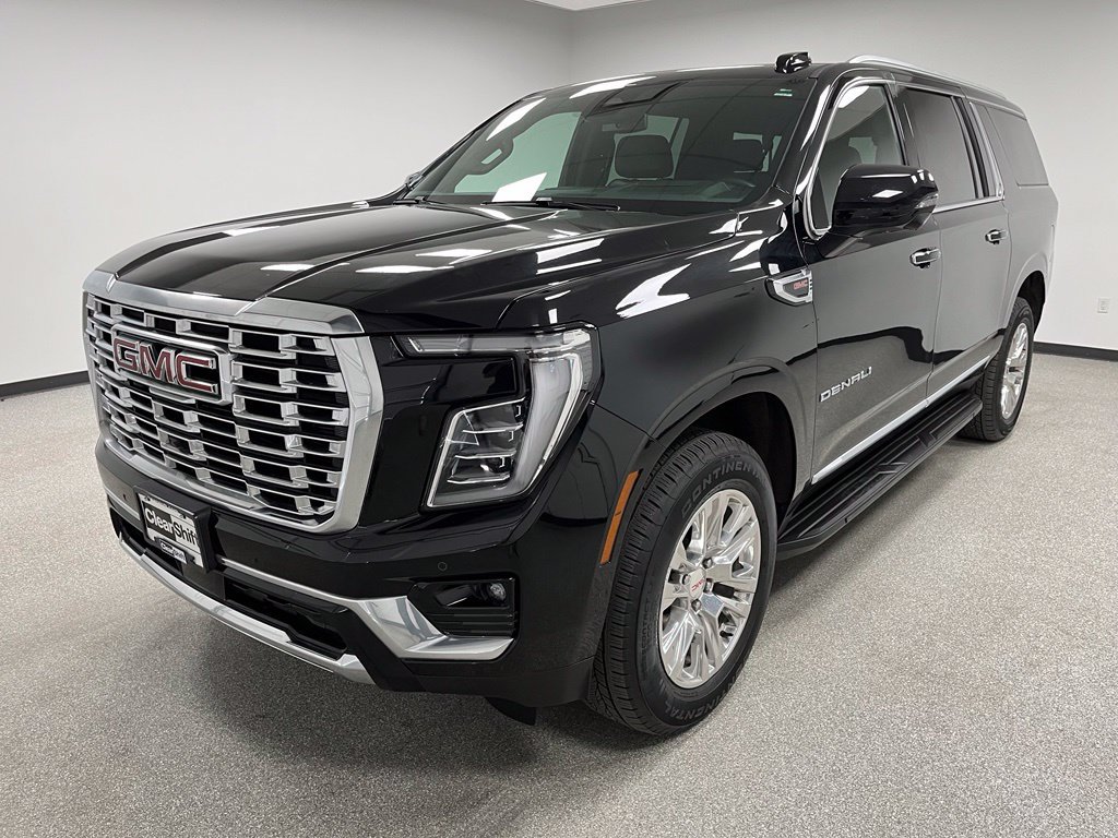 Used 2025 GMC Yukon XL Denali AWD/4WD image 4