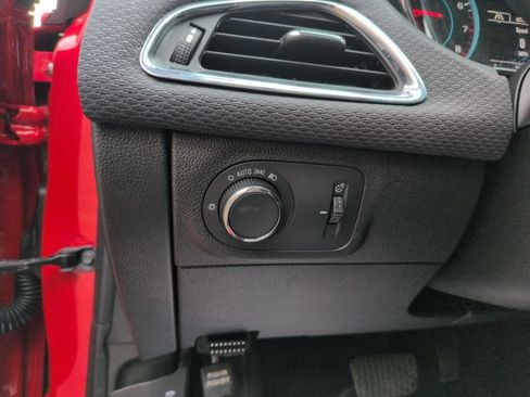 Used 2018 Chevrolet Cruze LT FWD image 13