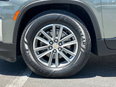 Used 2023 Chevrolet Traverse LT FWD image 27