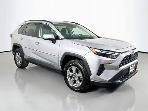 Used 2022 Toyota RAV4 XLE w/ Convenience Package AWD/4WD image 16