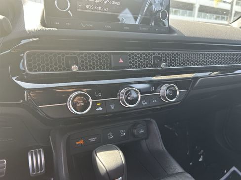Certified 2025 Honda Civic Sport image 17