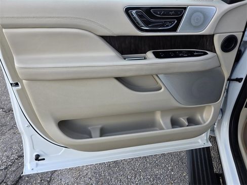 Used 2021 Lincoln Navigator Reserve w/ Luxury Package image 43