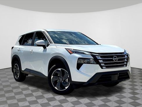 Certified 2026 Nissan Rogue SV AWD/4WD image 3