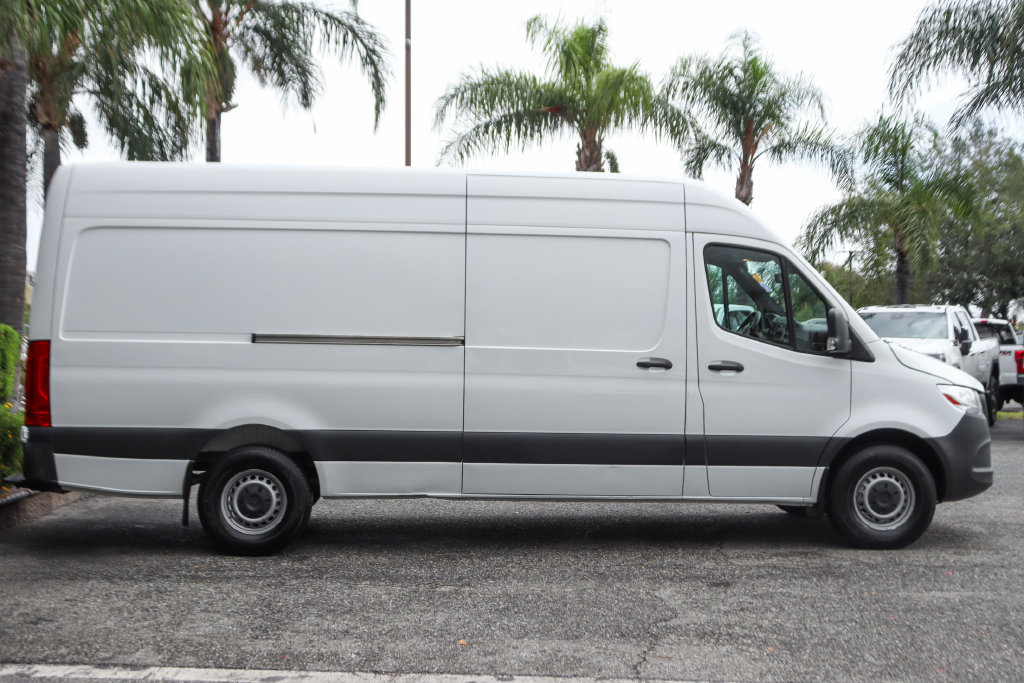 Used 2022 Mercedes-Benz Sprinter 2500 image 12