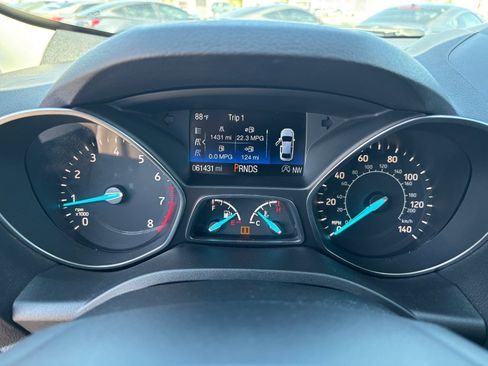 Used 2017 Ford Escape Titanium image 33