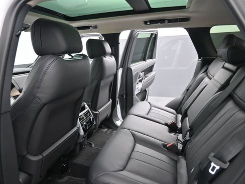 New 2025 Land Rover Range Rover SE image 21