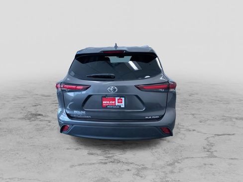 Certified 2024 Toyota Highlander XLE image 9