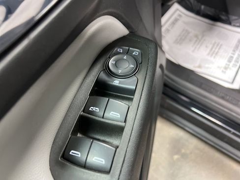 Used 2024 Chevrolet Equinox LT image 23