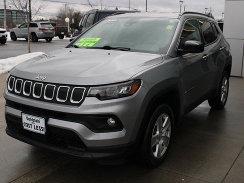 Certified 2022 Jeep Compass Latitude image 3