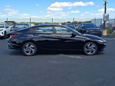 Used 2025 Hyundai Elantra Sport w/ Cargo Package FWD image 7
