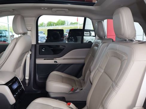 Used 2021 Lincoln Aviator Reserve w/ Equipment Group 201A RWD image 37