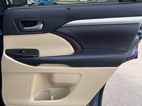 Used 2016 Toyota Highlander XLE FWD image 37
