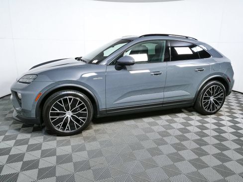 New 2026 Porsche Macan 4 Electric AWD/4WD image 2