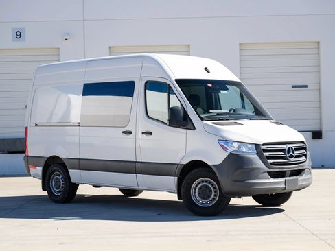 Used 2021 Mercedes-Benz Sprinter 2500 image 73
