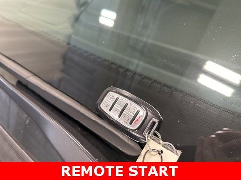 Used 2024 Chrysler Pacifica Touring-L image 44