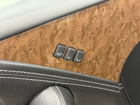 Used 2017 INFINITI QX80 4WD w/ Driver Assistance Package image 24