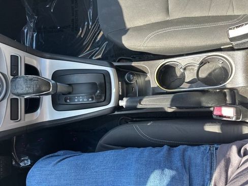 Used 2014 Ford Fiesta SE image 16