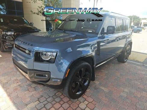 Used 2024 Land Rover Defender 110 X-Dynamic SE AWD/4WD image 1