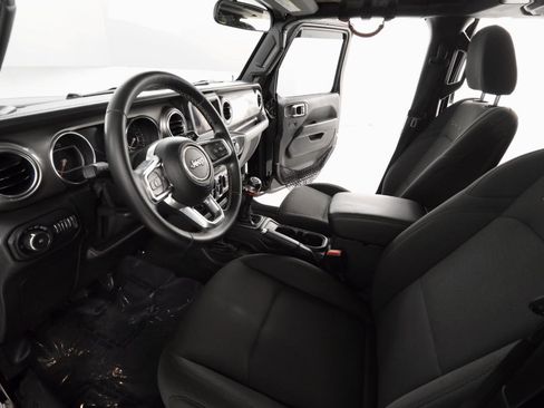 Used 2021 Jeep Wrangler Unlimited Sahara image 12