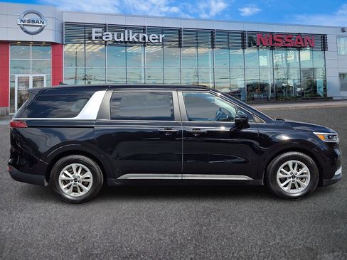 Used 2022 Kia Carnival LX FWD image 7