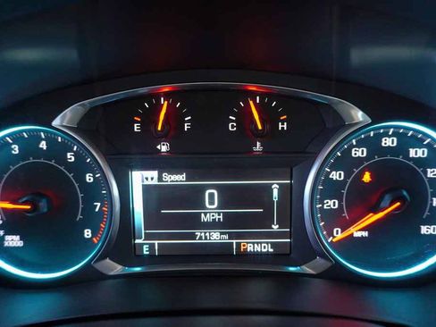 Used 2019 Chevrolet Traverse LT image 17