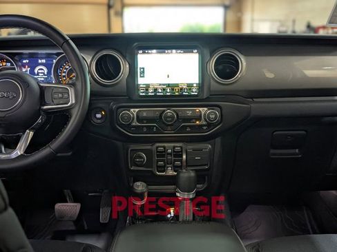 Used 2022 Jeep Wrangler Unlimited Sahara image 21