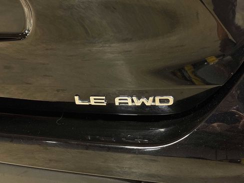 Used 2023 Toyota Highlander LE AWD/4WD image 27