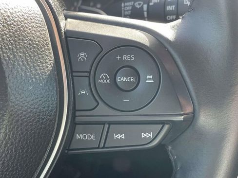 Used 2024 Toyota Corolla Cross SE image 21