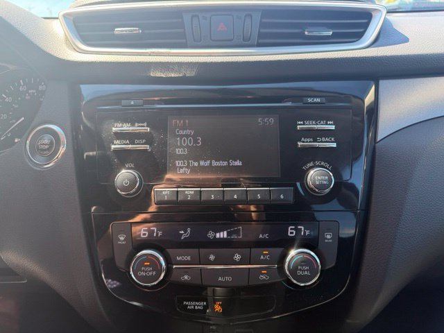 Used 2016 Nissan Rogue SV w/ SV Moonroof Package AWD/4WD image 7