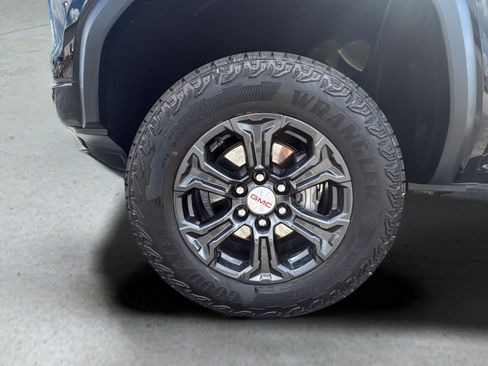 Used 2024 GMC Canyon Elevation w/ Convenience Package RWD image 13