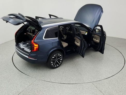 New 2026 Volvo XC90 B6 Plus w/ Protection Package Premier image 32