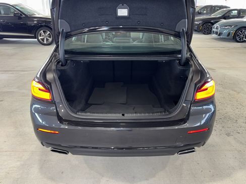 Used 2021 BMW 540i w/ Premium Package image 13