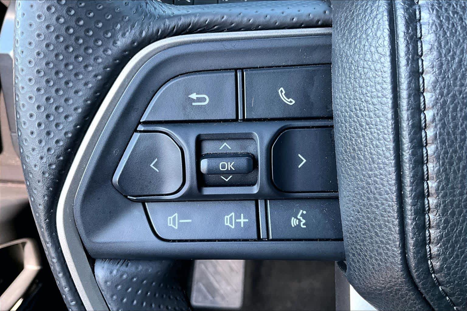 Used 2026 Toyota 4Runner SR5 AWD/4WD image 19