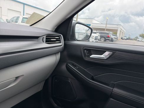 Used 2025 Ford Escape SE w/ PHEV Premium Package image 20