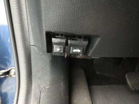 Used 2017 MAZDA MAZDA3 Touring image 26