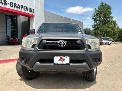 Used 2014 Toyota Tacoma PreRunner w/ Convenience Package RWD image 3